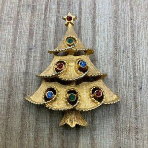 J.J. Vintage Rhinestone Gold Tone Textured Christmas Tree Brooch